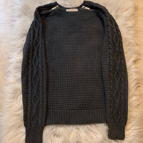 Michael Kors Sweaters - ADORABLE MICHAEL KORS SWEATER 🔲
